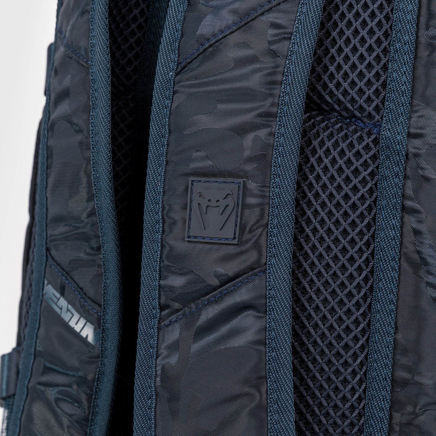 Venum Challenger Pro 백팩 (20-25L) – 카모/블루