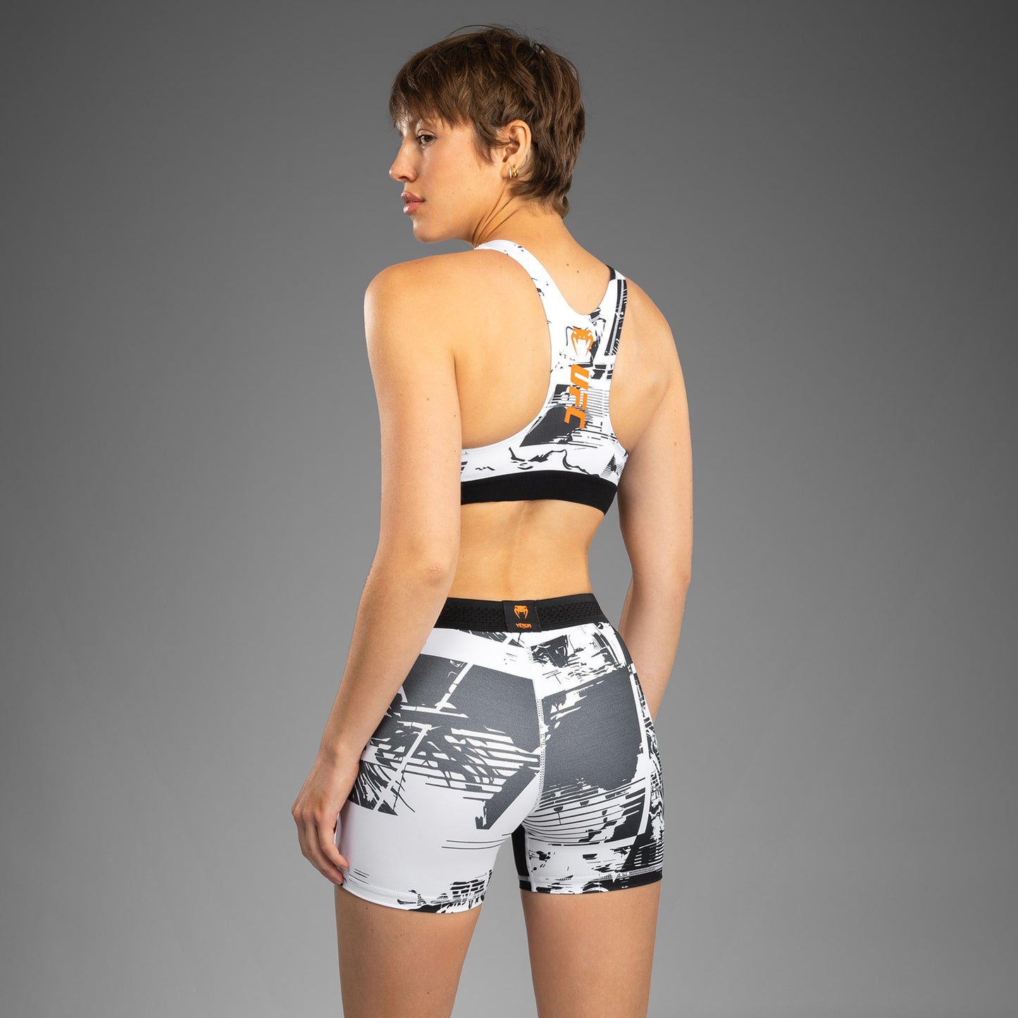 Women's UFC Zenith by Venum 화이트 오센틱 파이트 위크 스포츠 브라