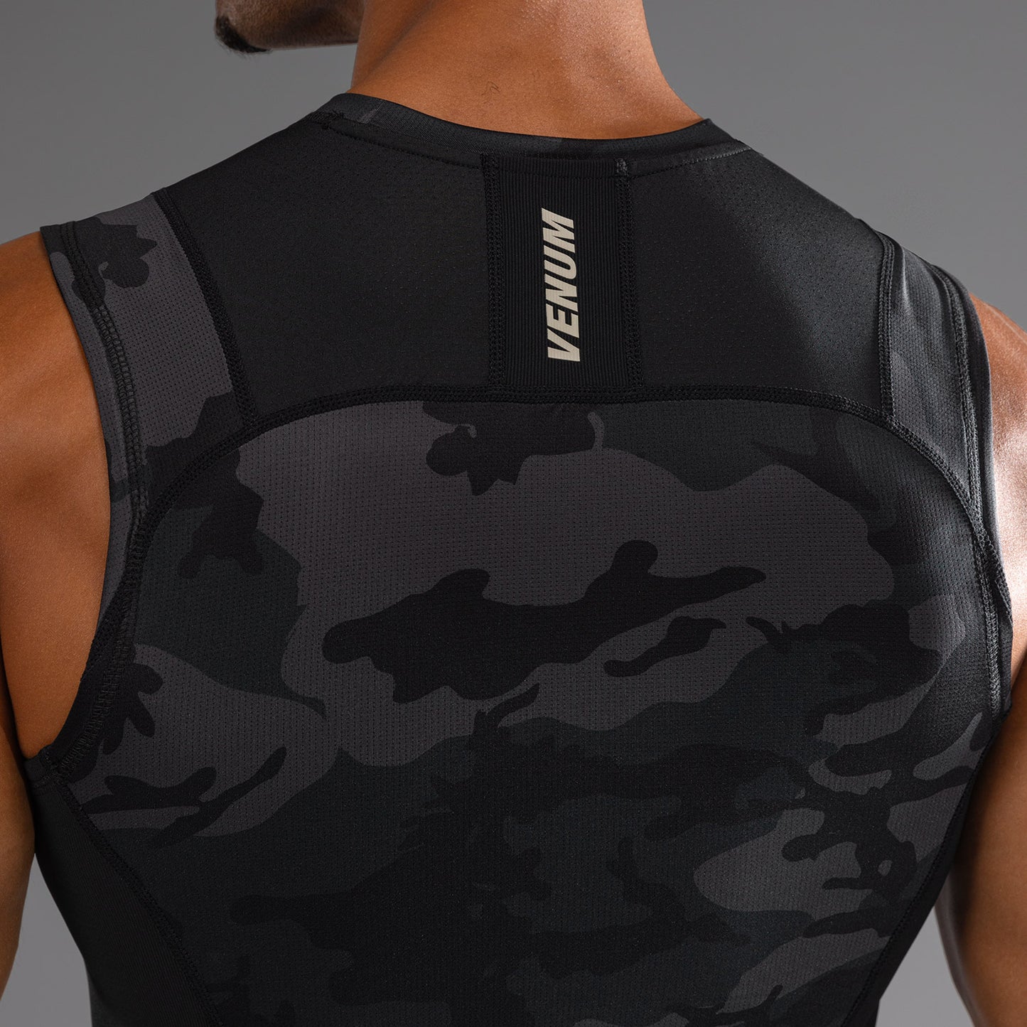 Venum G-Fit Air 남성용 민소매 래쉬가드 – 디지털 어반 카모