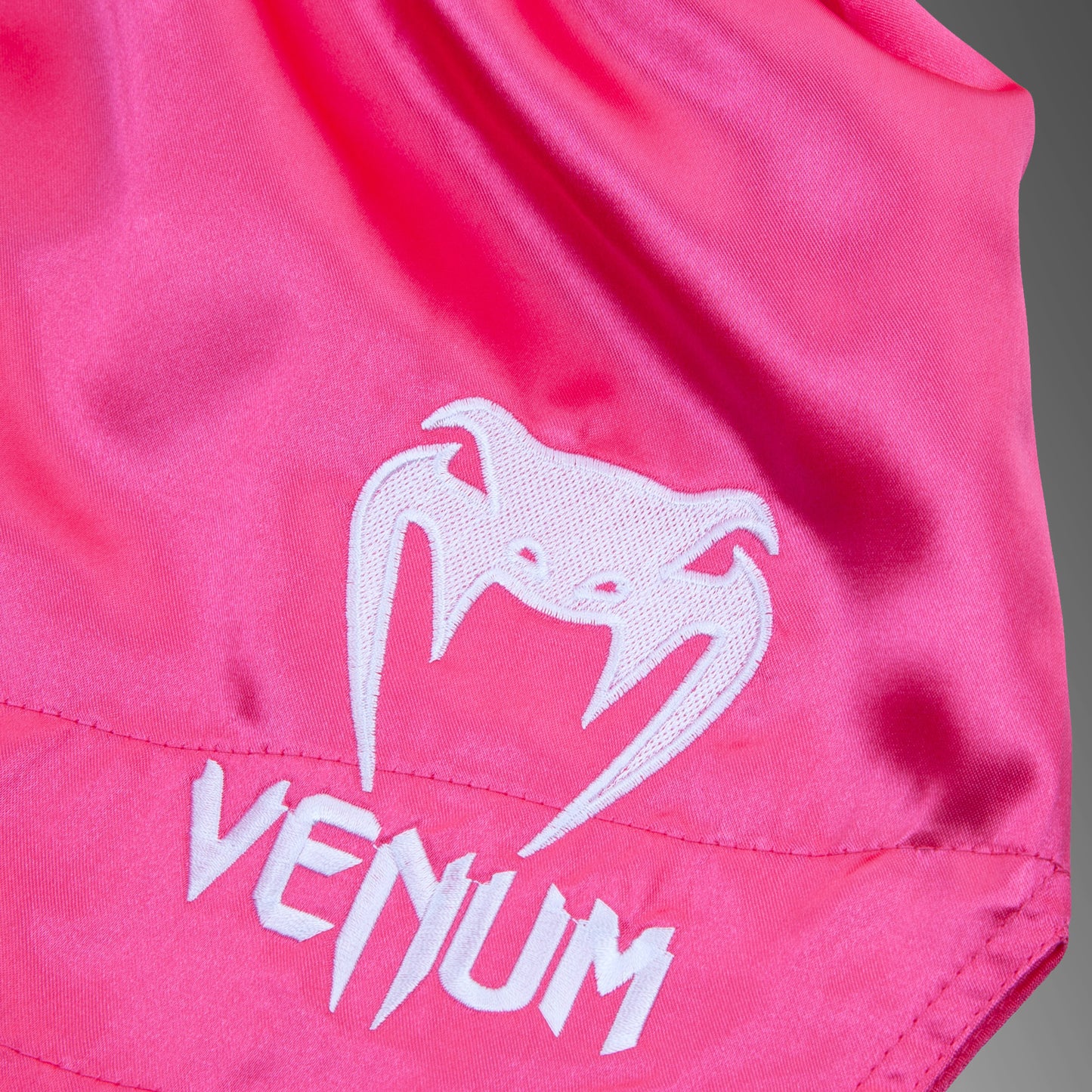 Venum Classic 무에타이 쇼츠 – 핑크/화이트