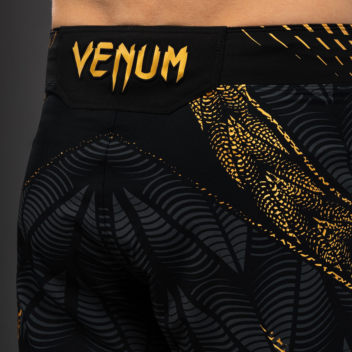 남성용 UFC Zenith by Venum Champion 오센틱 파이트 나이트 핏 파이트 쇼츠