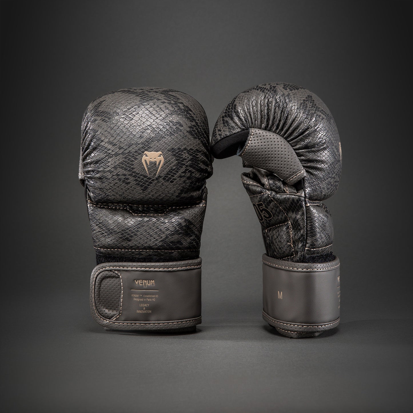 Venum Impact Evo Scales MMA 스파링 글러브 – 다크 그레이