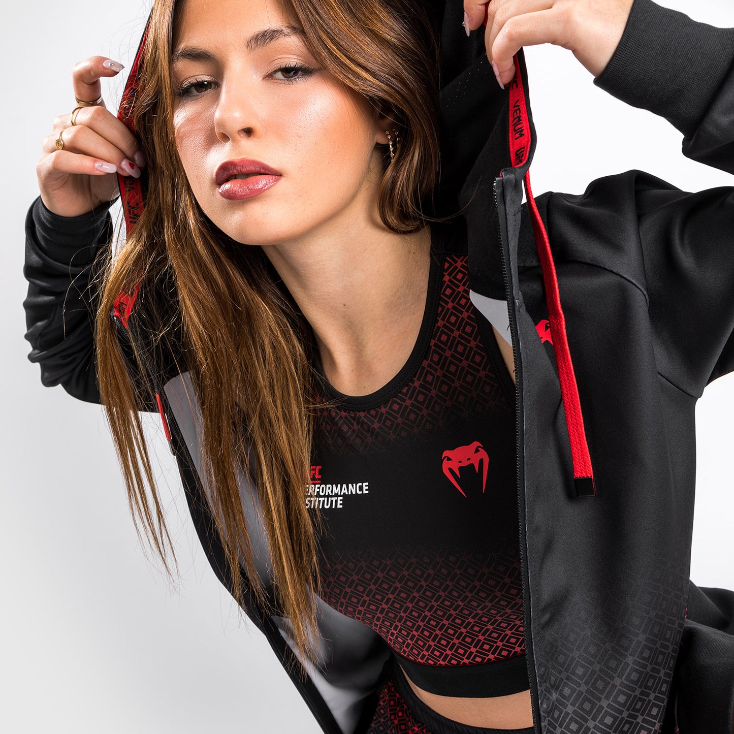 UFC Venum Performance Institute 후디 – 여성용 – 블랙/레드