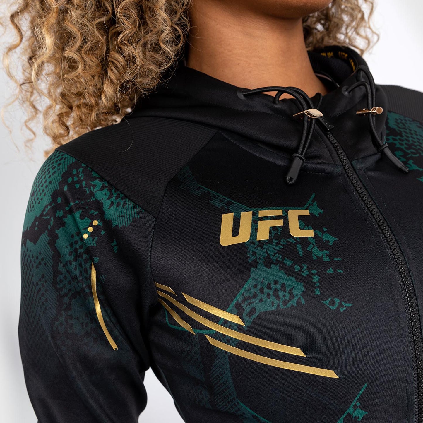 UFC Adrenaline by Venum Authentic Fight Night 여성용 워크아웃 후디 – 그린/블랙/골드
