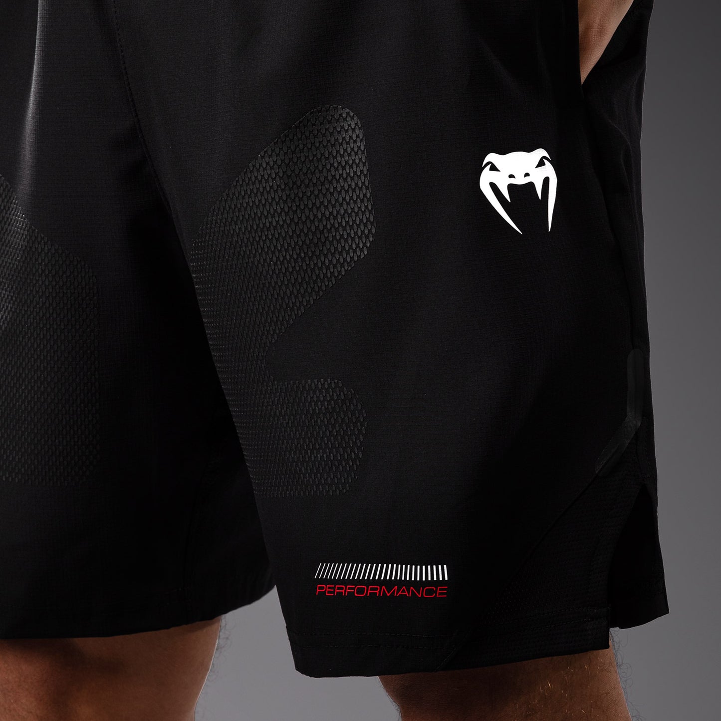 Venum Tactical XT 트레이닝 쇼츠 – 블랙/파이어 레드