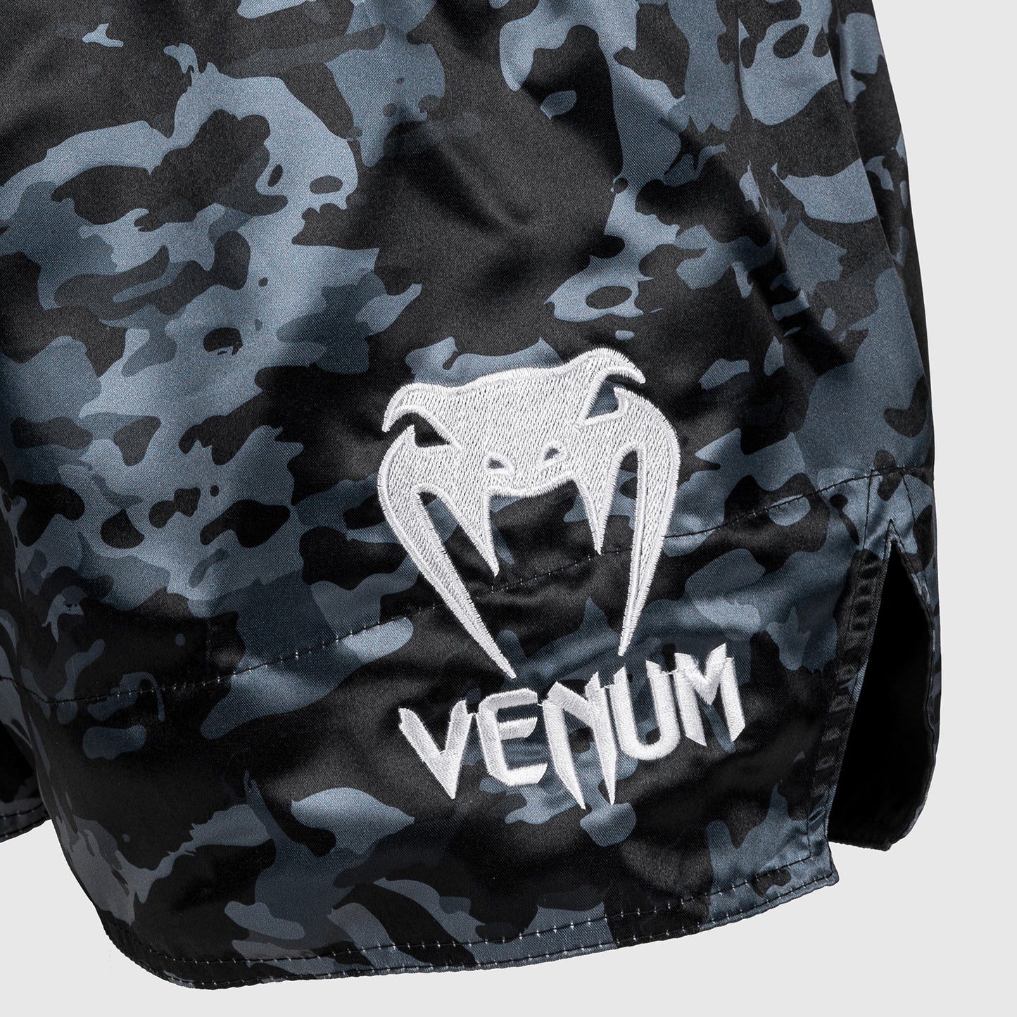 Venum Classic 무에타이 쇼츠 – 다크 카모