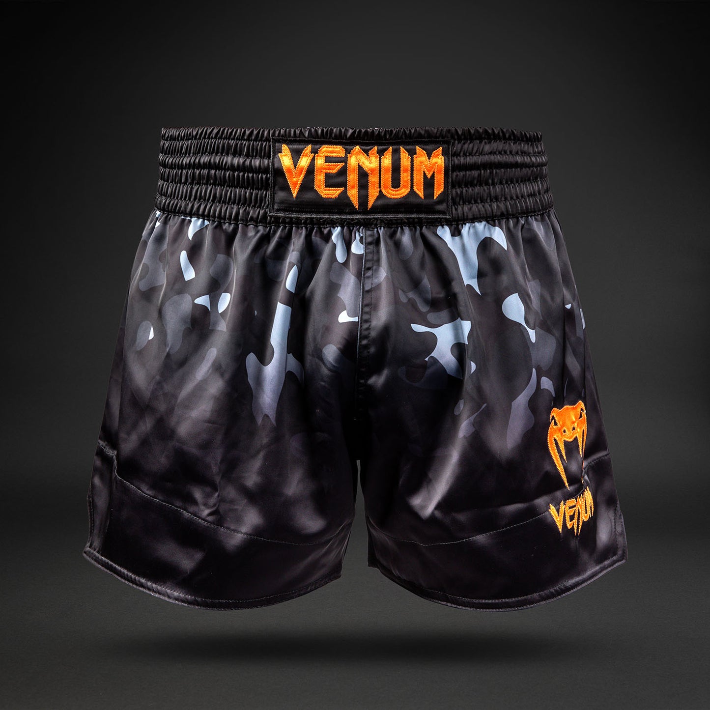 Venum Classic 무에타이 쇼츠 - 블랙 카모/오렌지