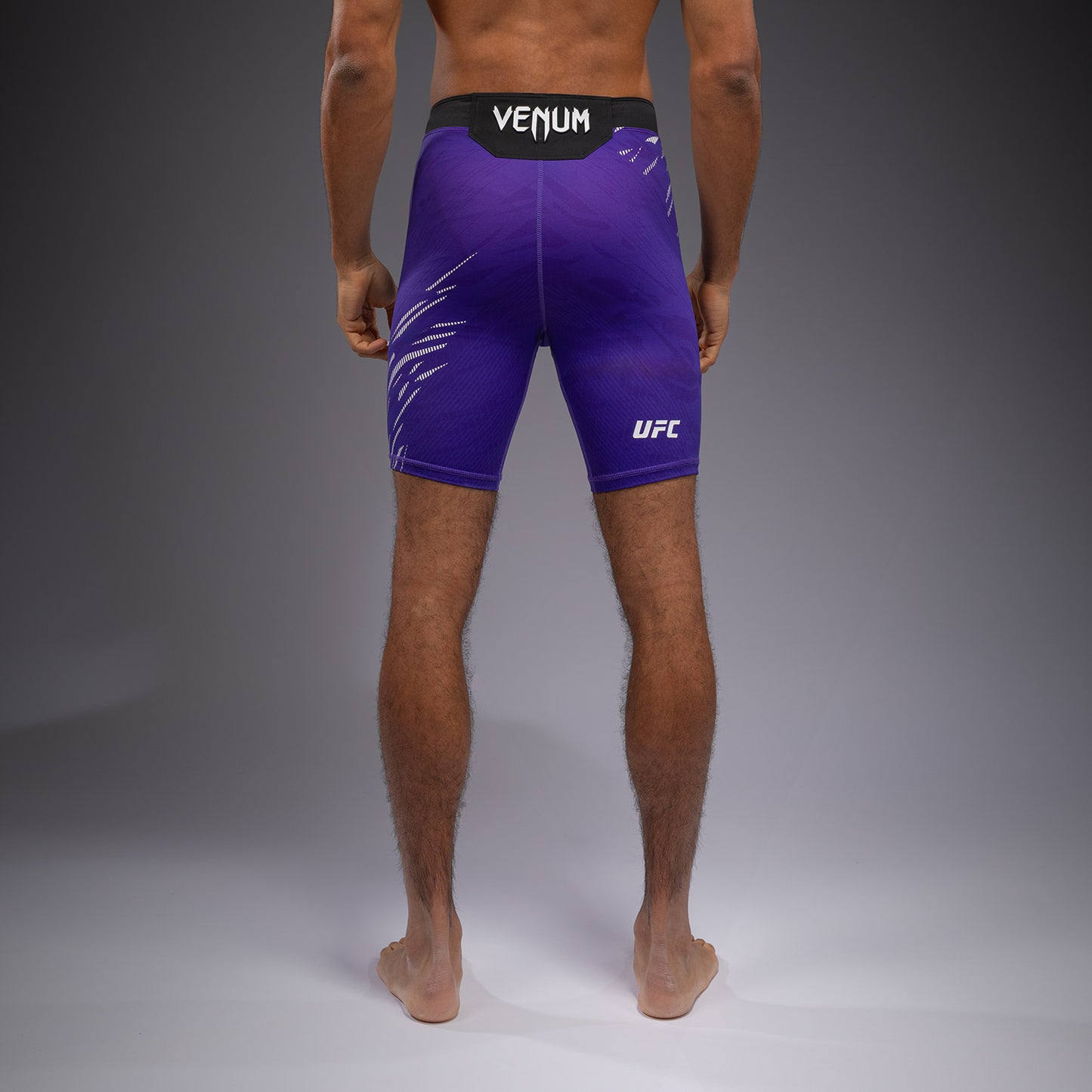 UFC Fusion by Venum Authentic Fight Night 남성용 발리 투도 쇼츠 – 퍼플