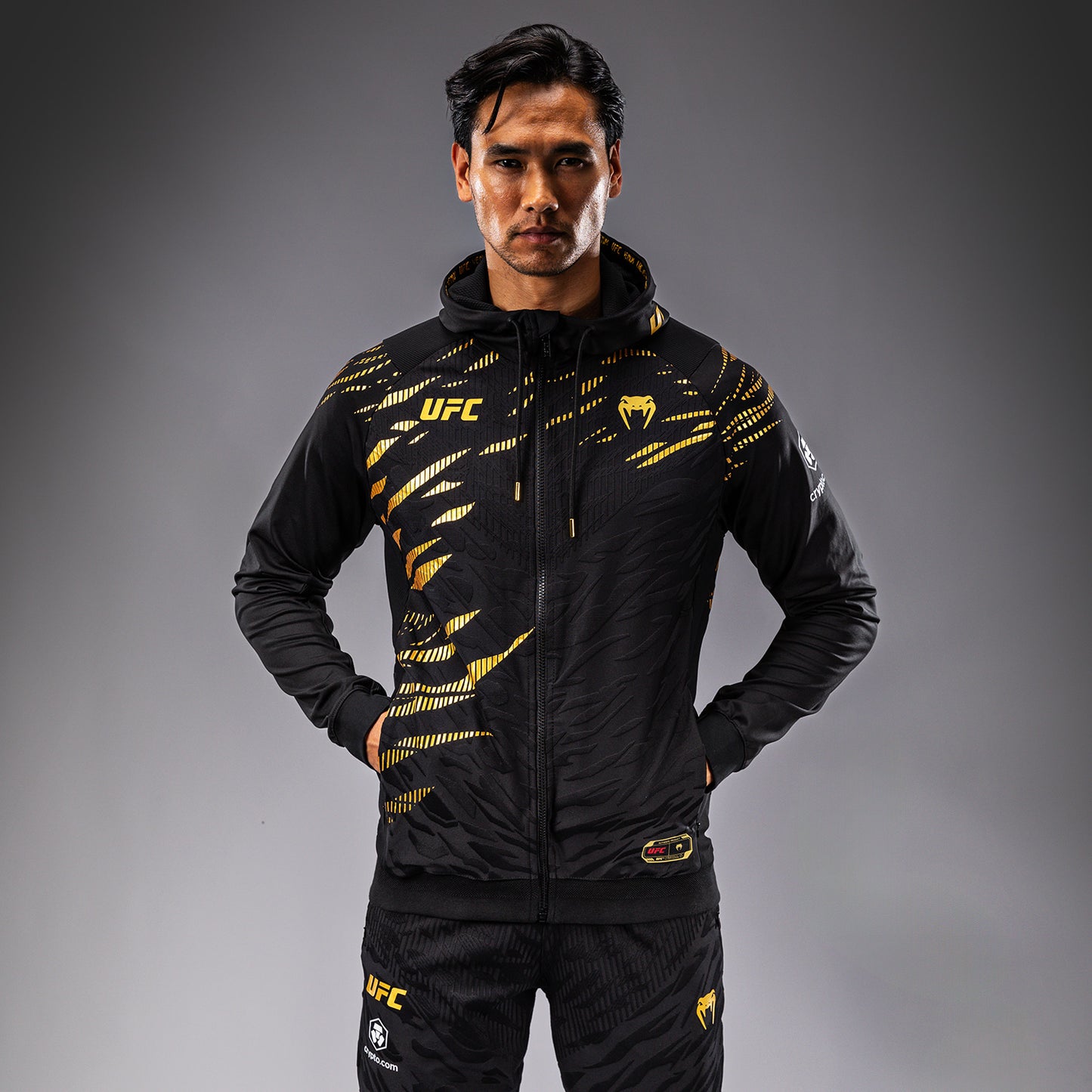 UFC Fusion by Venum Authentic Fight Night 남성용 워크아웃 후디 – 챔피언