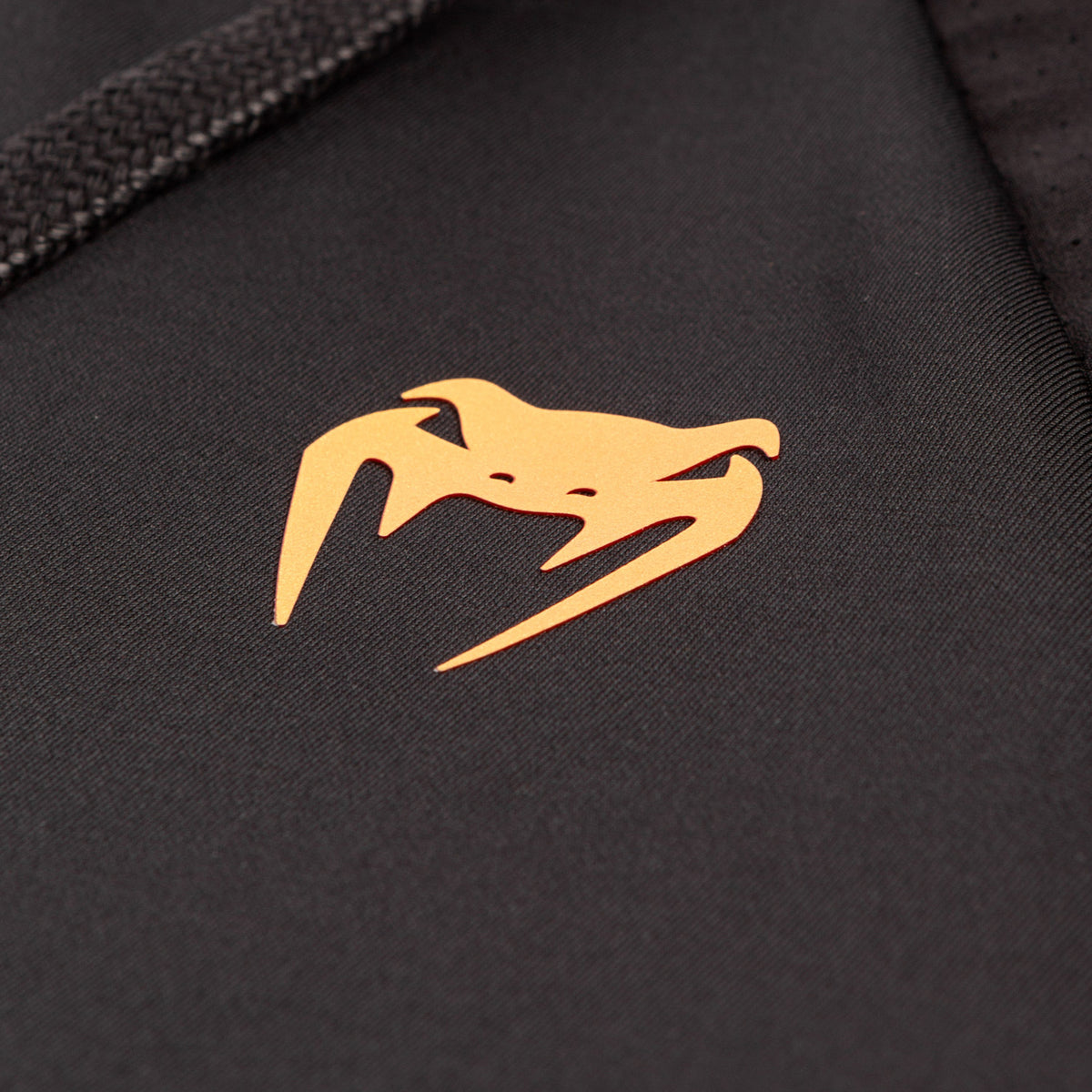Venum UFC Authentic Fight Night 남성 워크아웃 후디 – Champion
