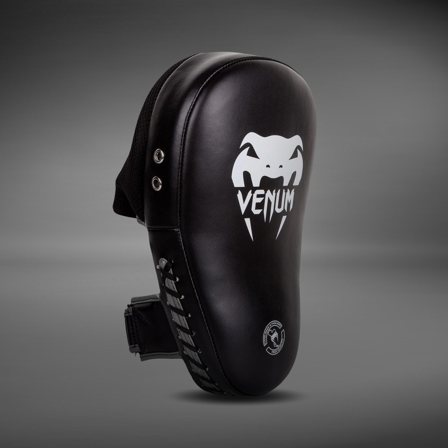Venum Elite 빅 포커스 미트 – 블랙/화이트