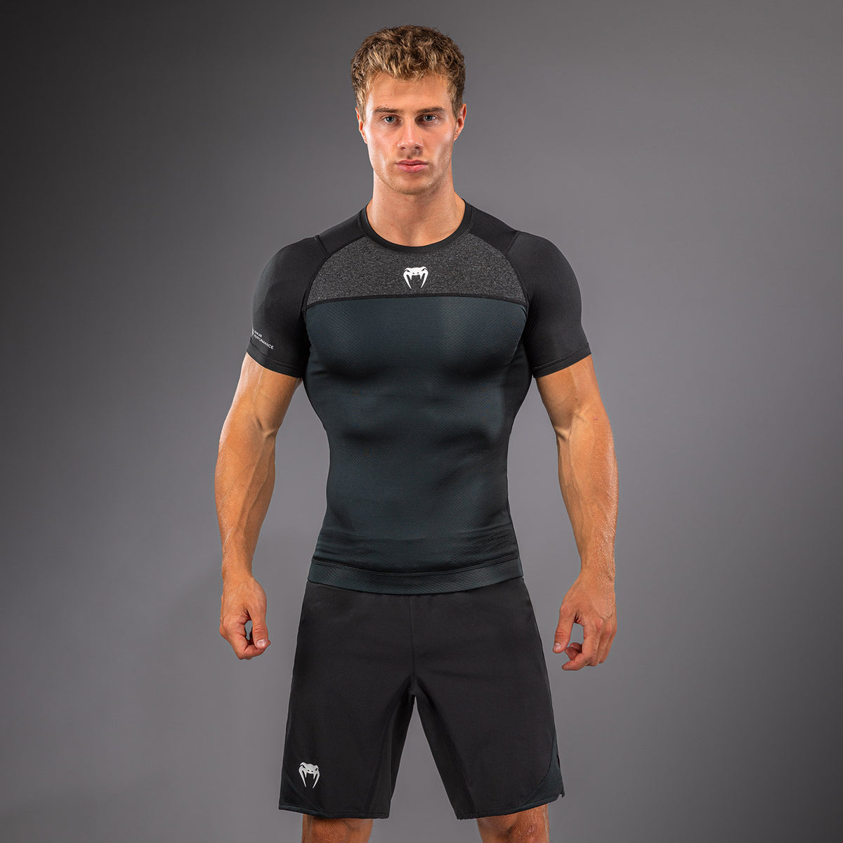 Venum G-Fit Scale 반팔 래시가드 - 블랙