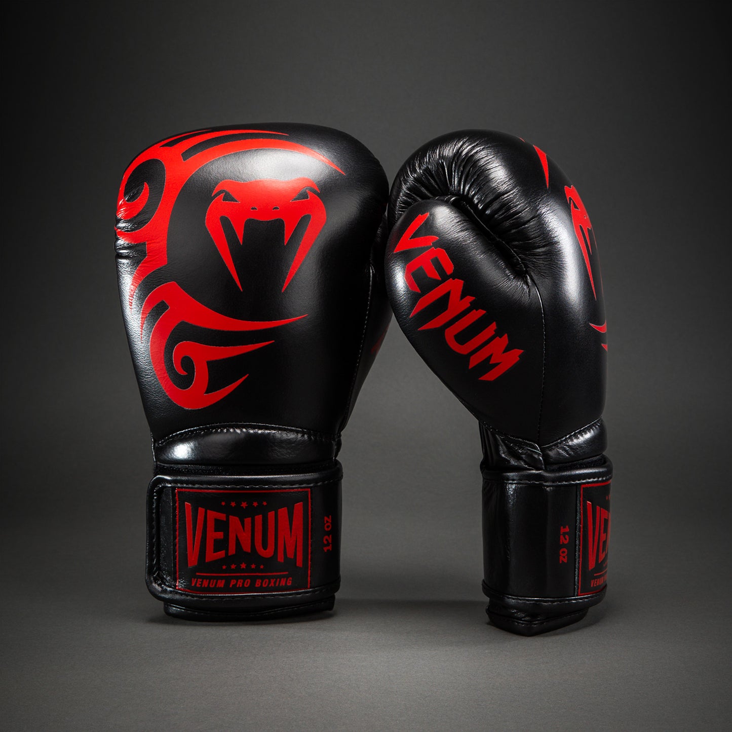 Venum Giant 2.0 Mike Tyson Pro 복싱 글러브 – 블랙/레드
