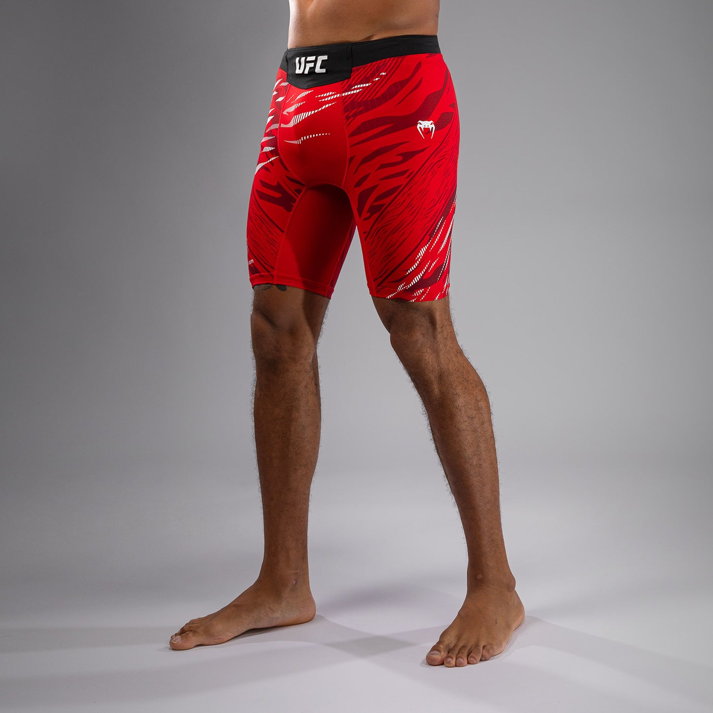 UFC Fusion by Venum Authentic Fight Night 남성용 발리 투도 쇼츠 – 레드