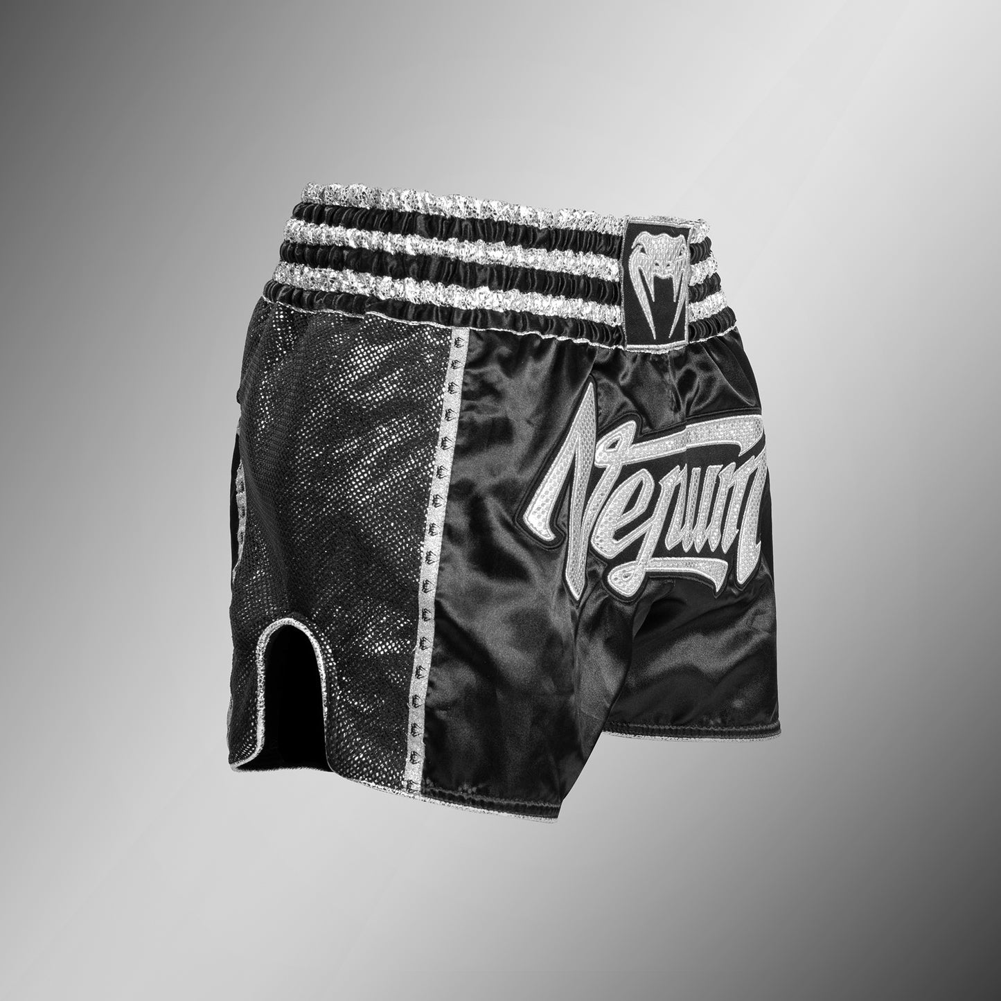 Venum Absolute 2.0 무에타이 쇼츠 – 블랙/실버