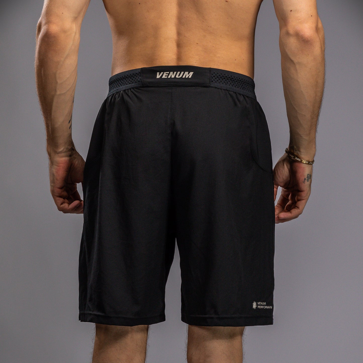 Venum G-Fit Air 남성용 트레이닝 쇼츠 – 딥 블랙/데저트 샌드