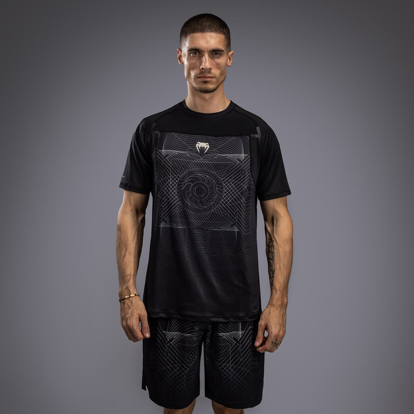 Venum G-Fit Air 남성용 드라이 테크 티셔츠 – 딥 블랙/데저트 샌드