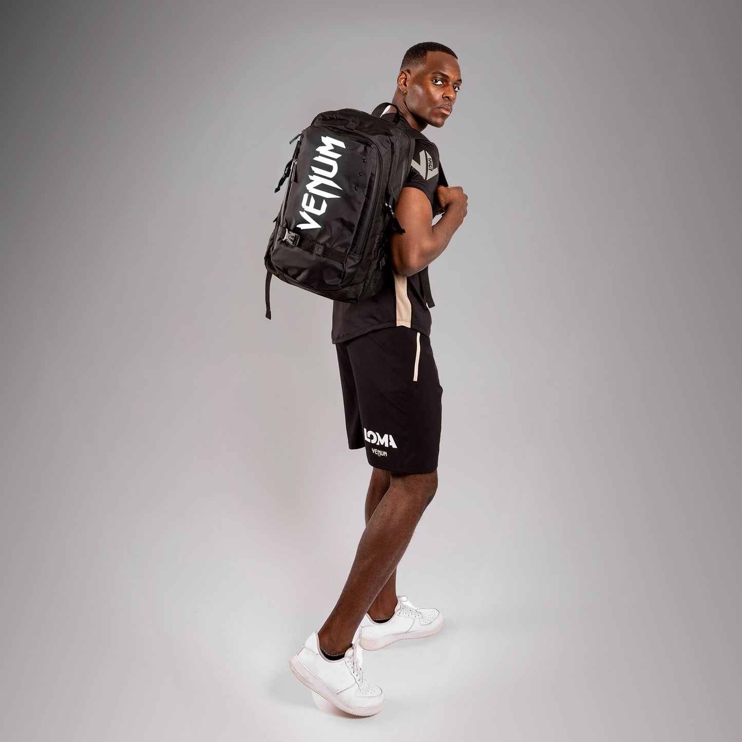 Venum Challenger Pro Evo 백팩 (20-25L) – 블랙/화이트