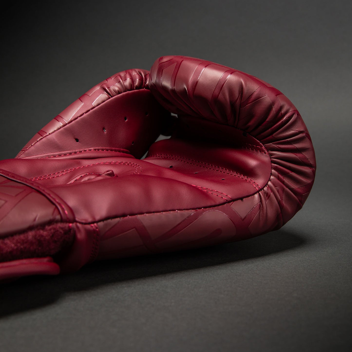 Venum Contender 1.5 XT 3D 복싱 글러브 – 다크 레드