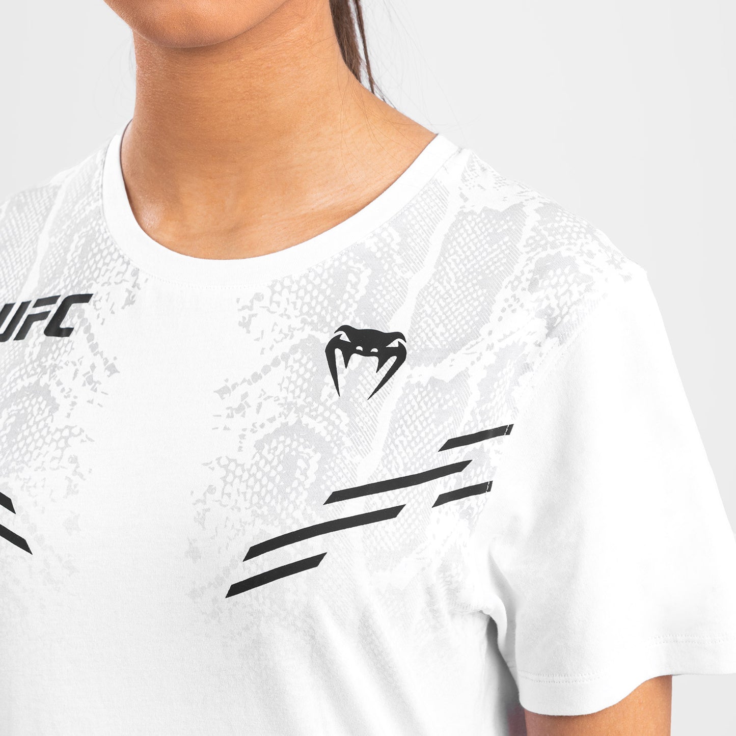 UFC Adrenaline by Venum Replica 여성용 반팔 티셔츠 – 화이트