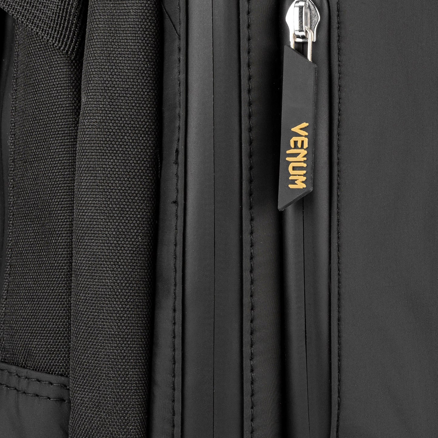 Venum Challenger Pro Evo 백팩 (20-25L) – 블랙/골드