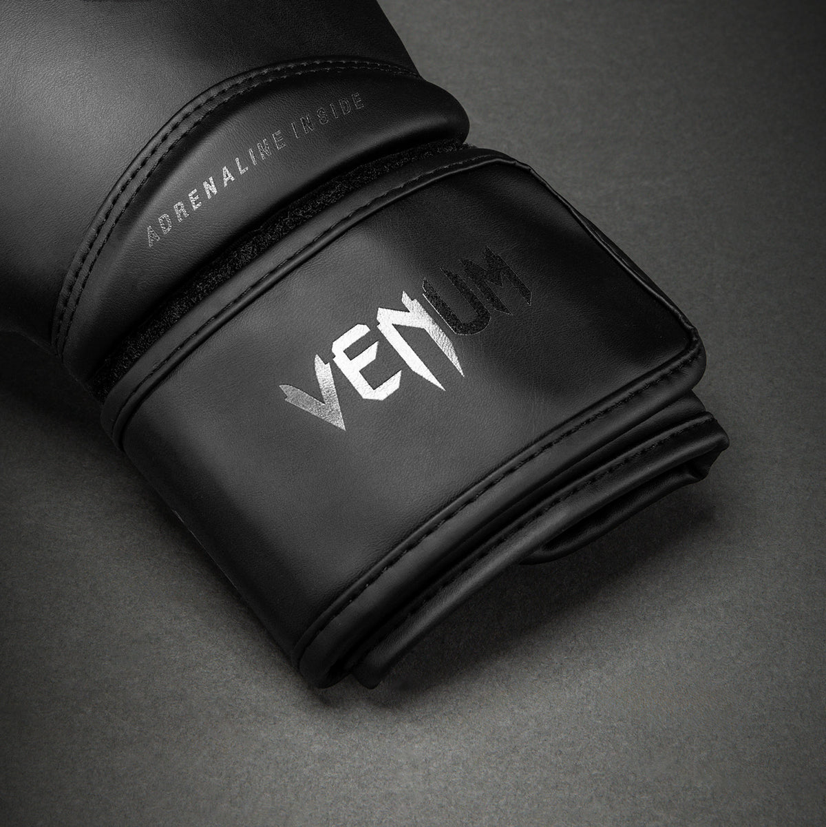 Venum Contender 1.5 복싱 글러브 - 블랙