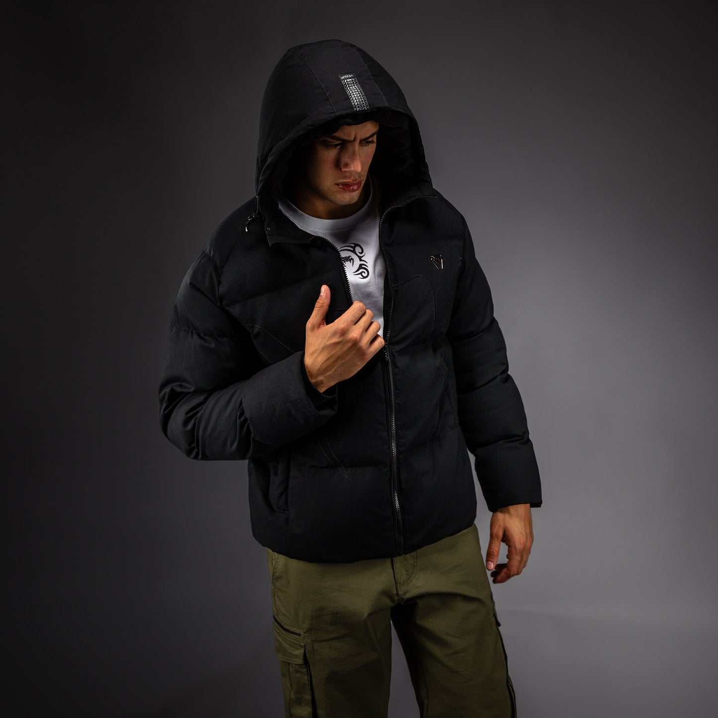 Venum Attack Urban Gi 다운 자켓 – 블랙