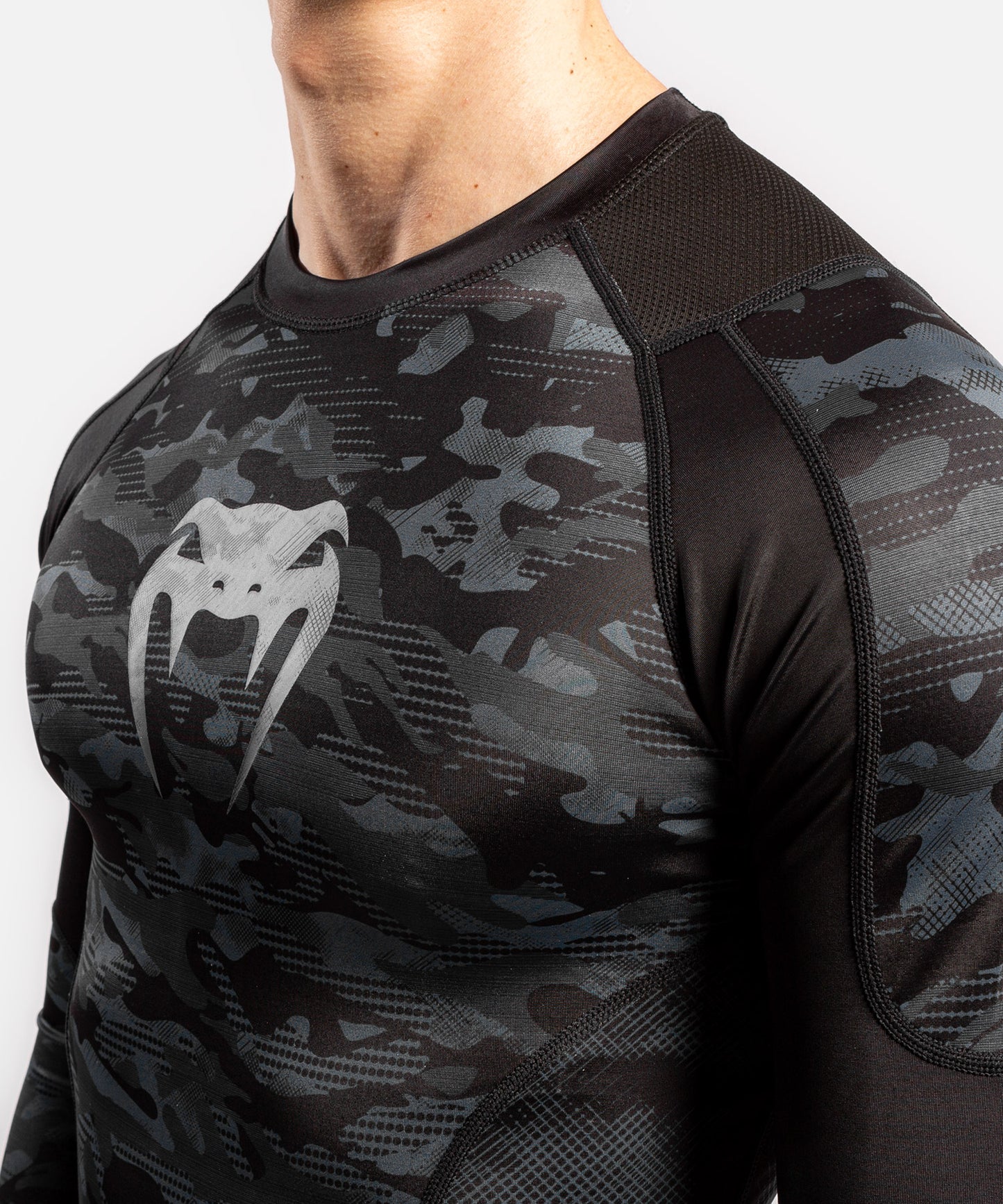 Venum Defender Rashguard - Long Sleeves - Dark camo
