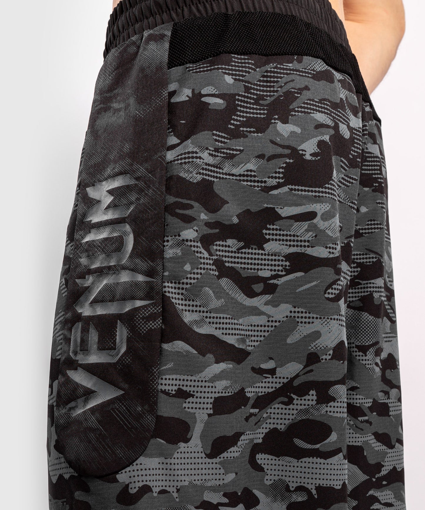 Venum Defender Training Shorts - Dark camo