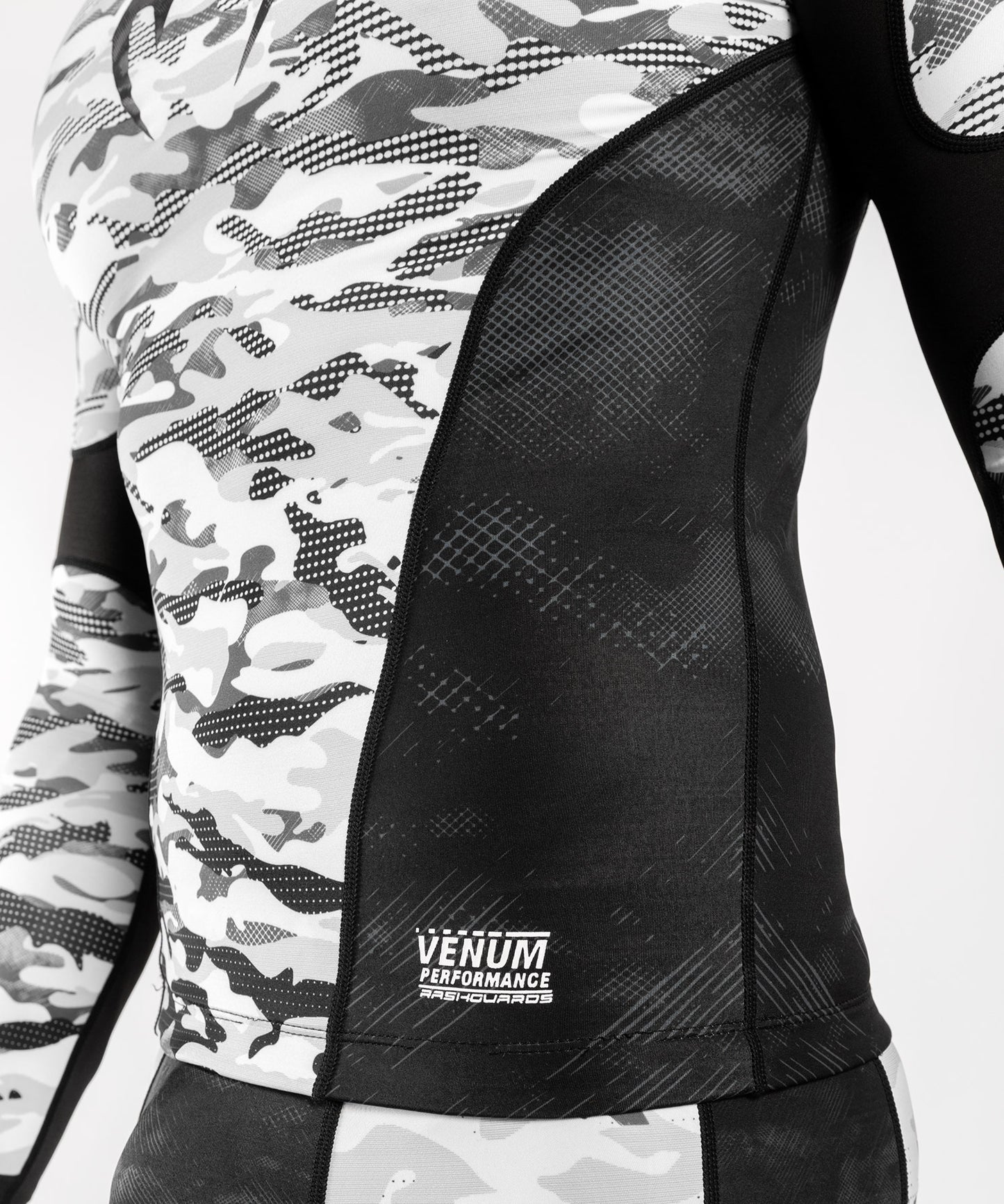 Venum Defender Rashguard - Long Sleeves - Urban Camo