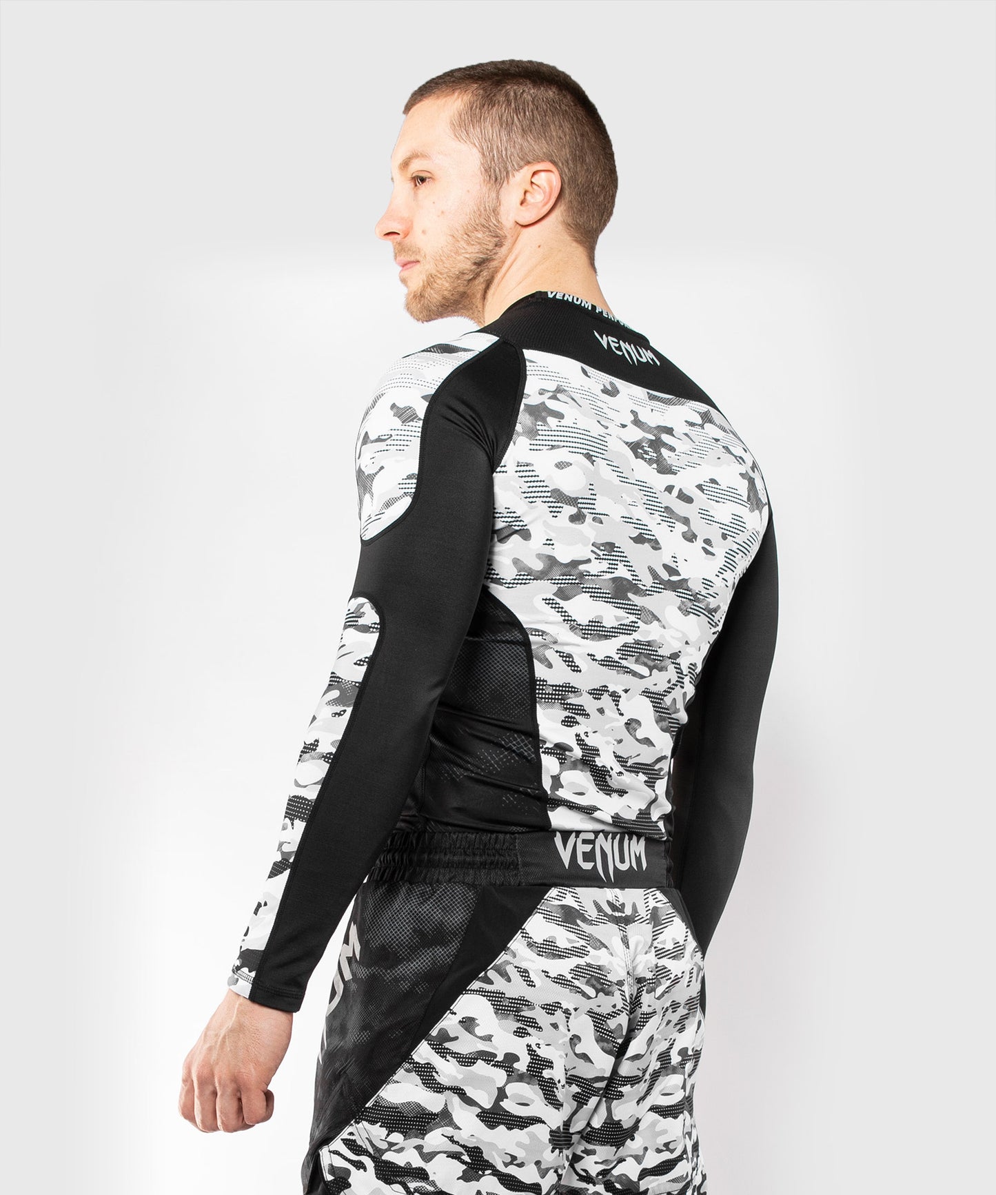 Venum Defender Rashguard - Long Sleeves - Urban Camo