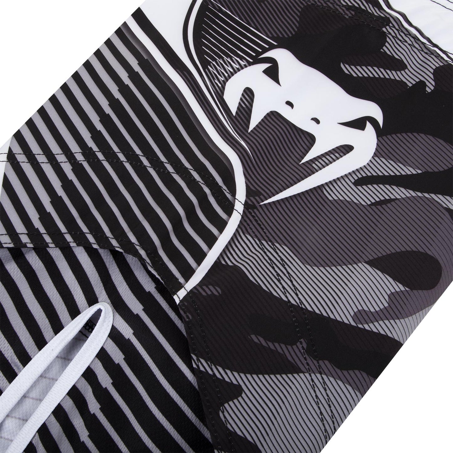 Venum Camo Hero Fightshorts - White/Black