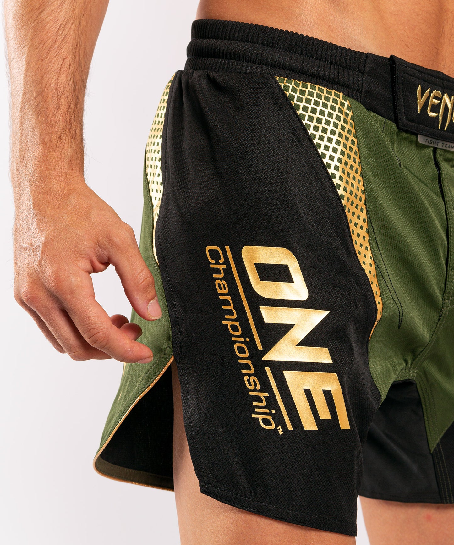 Venum x ONE FC Fightshorts - Khaki/Gold