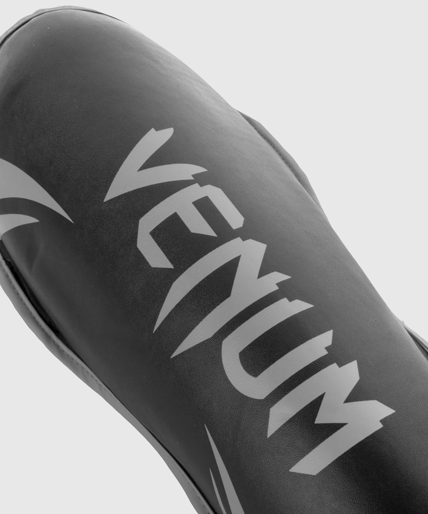 Venum Challenger 정강이 보호대 – 블랙/그레이