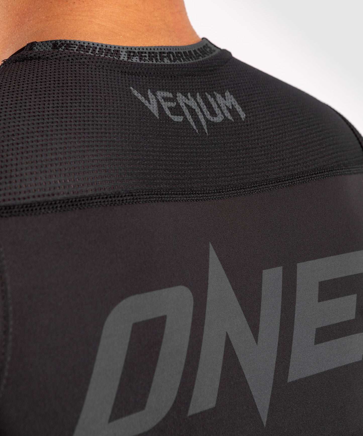 Venum ONE FC Impact Rashguard - sleeveless - Black/Black